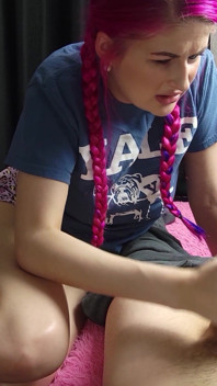 Liddy Tyler îl ajută pe fratele vitreg să studieze pentru examenul său de editate sexuală