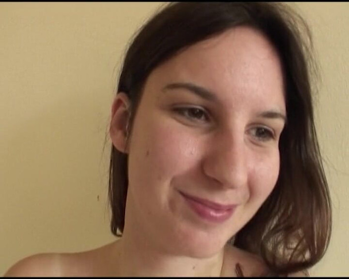 German's Young Babes: Roztomilá teenagerka z Německa ráda ukazuje svou chlupatou kundičku na...