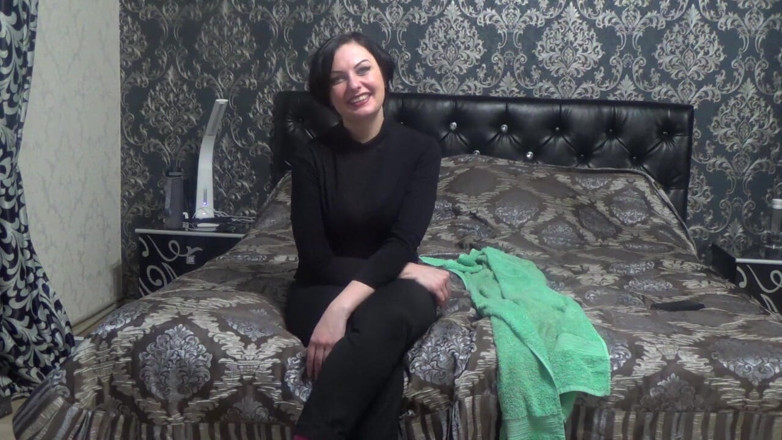 Sexy Milf: Öl &amp; flexing &amp; dildofick und sperma