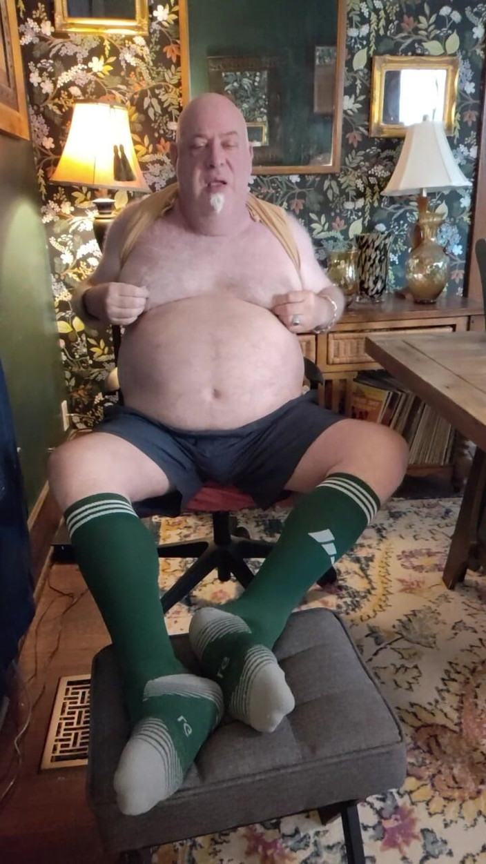 beardaddychub: Beardaddychub Makes a Fan Shoot His Load!