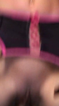 Vdovy v plamenech Scéna 1_orgy prsatých MILfek v černém prádle nakonec pokryty spermatem