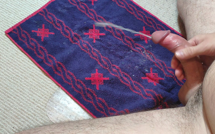 Curved One: Fontana di sperma e sperma che cola da un cazzo...