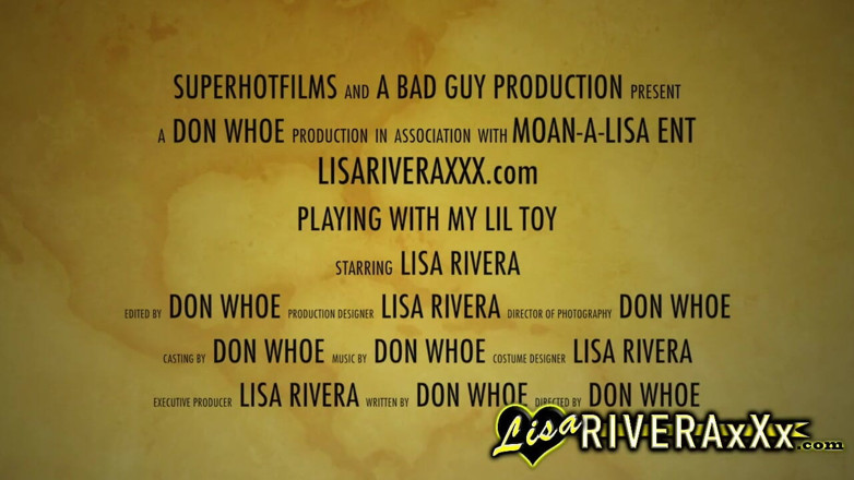 Super Hot Films: HD - Lisa Rivera sai com seu pequeno brinquedo