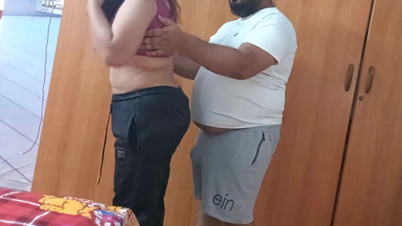 aliabegum: Namorada tesuda chamou seu namorado para transar com ela
