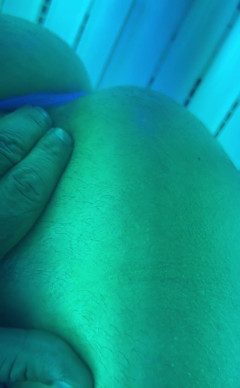 HotnHorny: 曬 tanning ทำให้ฉันเงี่ยนหีและอยากโดนควยสุดๆ