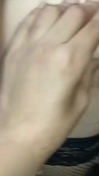 Esposa Adicta a Los Trios Se Folla a Su Amigo Y a Su Marido; Le Gusta Que La Llenen De Semen