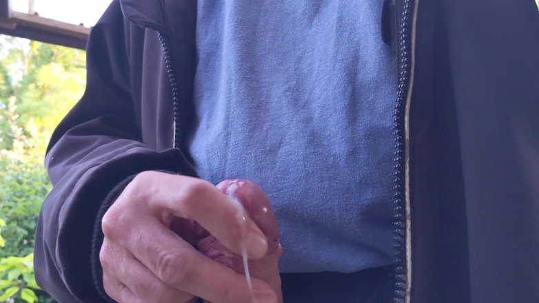 Rockardglans: Big Uncut Cock Close up Outdoor Masturbation Wearing Denim Shorts -...