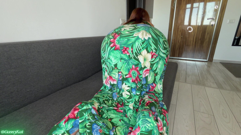 GassyKat: Elegance hijau, kentut doggy kotor