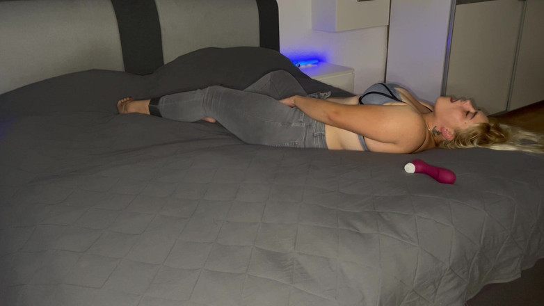 Bonieclydeerotik: Lit De Masturbation Je Jouis Deux Fois Clitoris Tournant Clitoris...