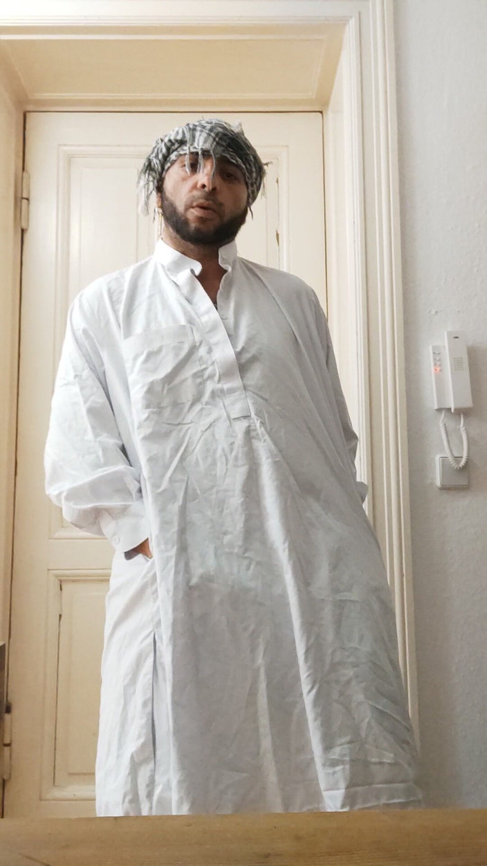 SmokedAlloy2: On make, dj-bro terangsang berpakaian seperti orang Afghanistan sesat