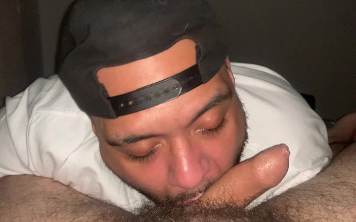 SloppyToppy: 直男朋友喜欢他的鸡巴在我嘴里的感觉