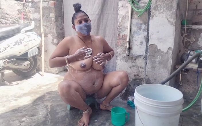 Your love geeta: El video caliente de la india bhabhi mientras se baña