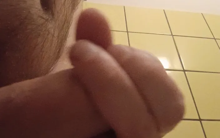 Ed Eden: Closeup Bathroom