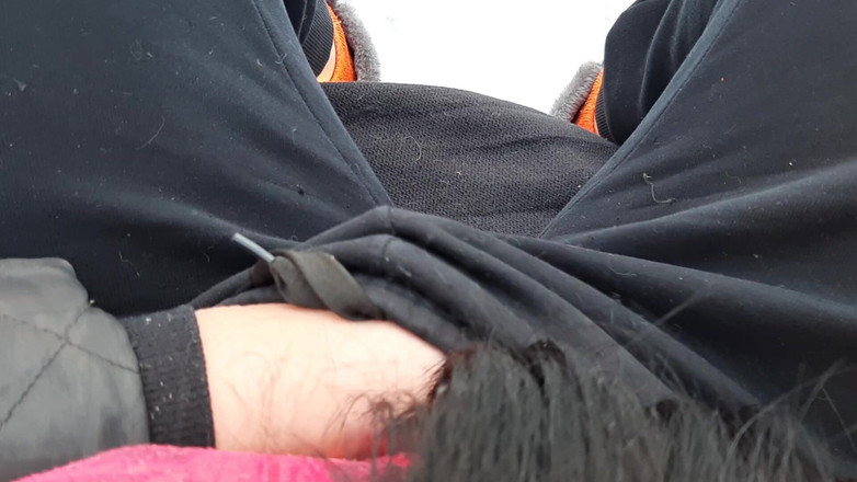 Lesbian-illusion: Aku lagi asik masturbasi berisiko di taman umum