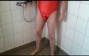 Carmen_Nylonjunge: Pisse en maillot de bain