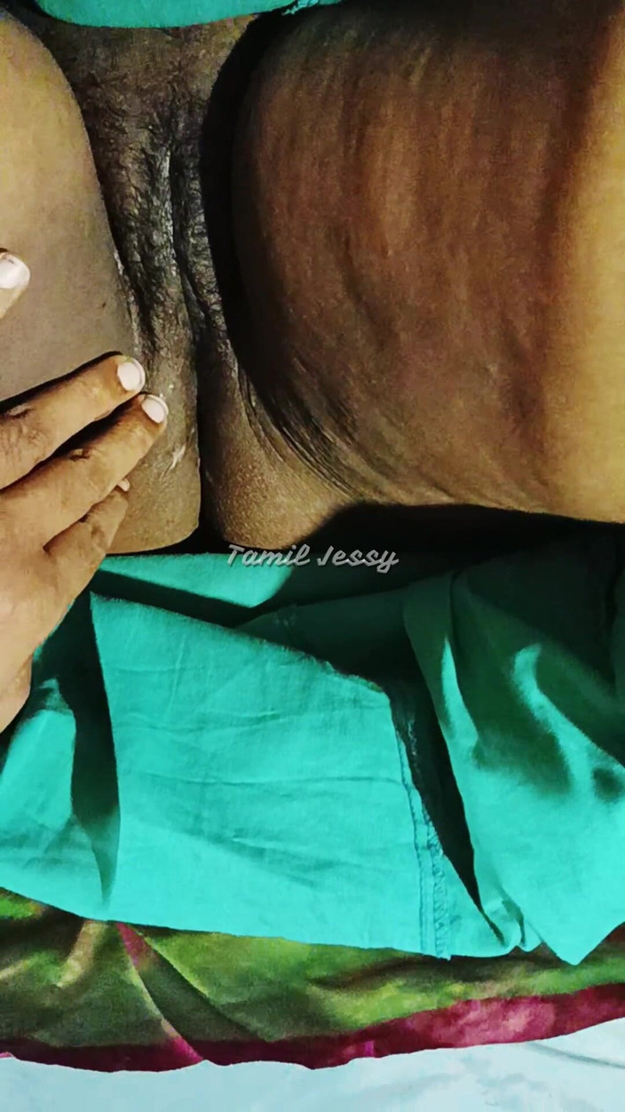 Tamil Jessy: 继妹继兄弟玩