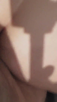 Cuckold xem cô vợ vú to của anh ấy.