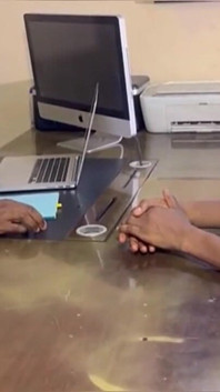 Memek behenol cewek ini dientot habis-habisan sama kontol raksasa