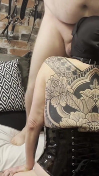 Tatuada esposa facial