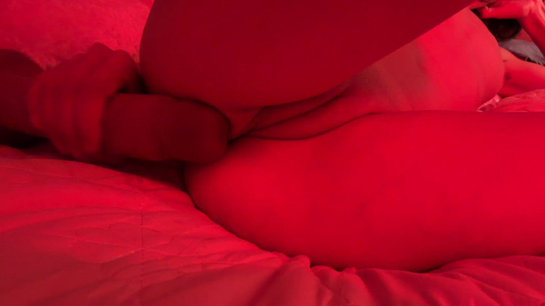 Ms_Emmy_Lynn: Red Light Sets the Mood for Solo Pleasure