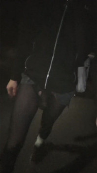 Caminando Por La Ciudad En Polainas Transparentes (meggings De Bulto)