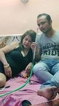 MILF Bhabhi berkongkek tegar dengan adik ipar nakal