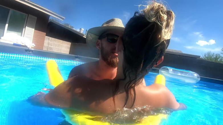Mya Lane: Sexo arriesgado en la piscina fuera de embarazada de 9 meses