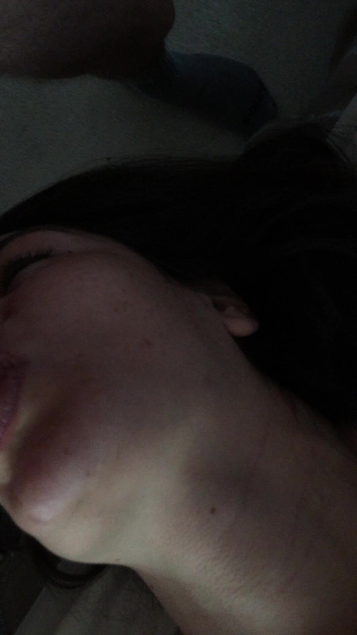 Spankmonga713: Pompino oltre il letto