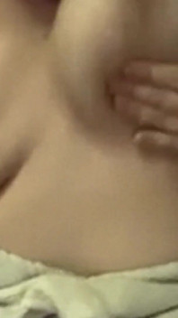 ぽっちゃりbootyful絞る跳ねる私の大きなおっぱい