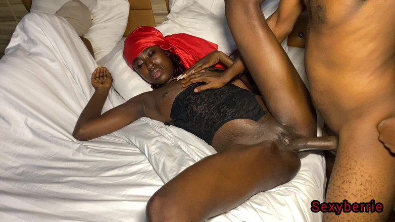 Sexy Berrie: Šukání mé bestie Wile, můj muž odpočívá