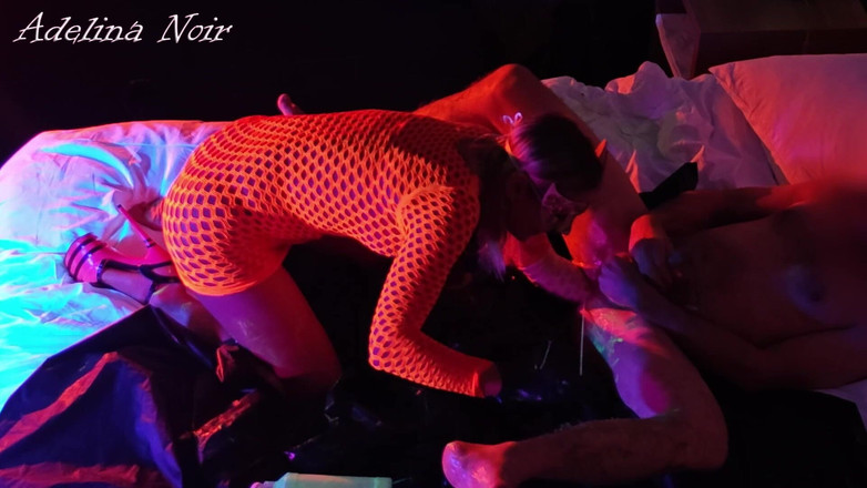 FISTINGQUEEN: 光拳——拳首视角