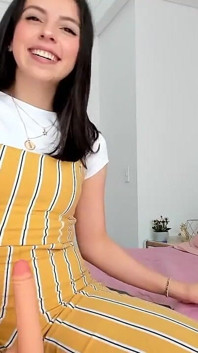 Cute Alice Linda Putita De Rostro Lindo Masturba Tu Polla Con Sus Suaves Manos Y Te Hace Un Footjob Aceitoso