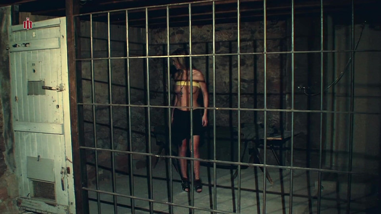 Inquisition and prison world: Rebecca - Seorang Wanita Berambut Perang Cantik Melancap Kepada Fantasi Kesakitan...