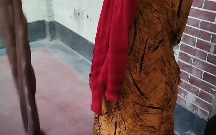 Deshi women: An 18-year-old Maid Was Found Alone at Home by Her Employer...