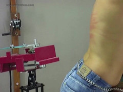 The Spanking Machine: Taylor Spanking Machine - Fouettage à dos nu