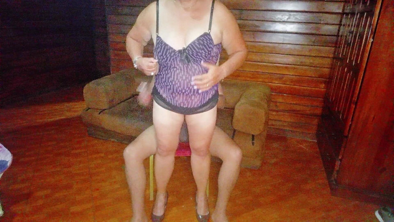 Sofixxx: Tante seksi ini lagi asik dan kontolku