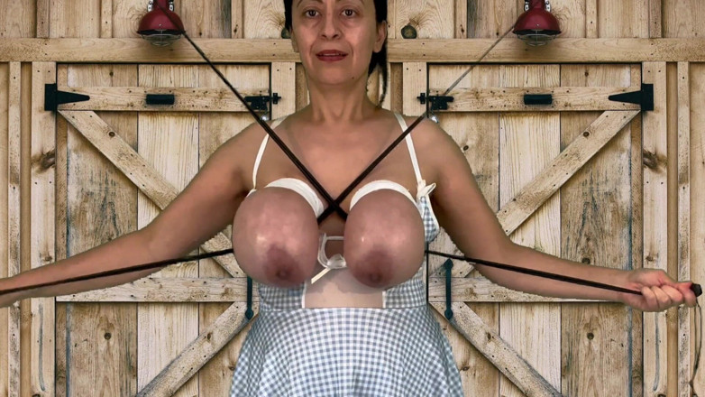VeeVee Vixen: Svázané kozy milf selfie focení