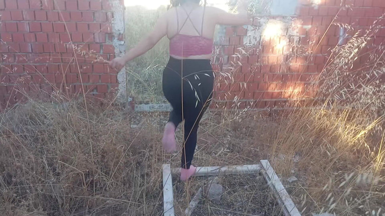 fartingclub01: Scoreggia in una casa abbandonata