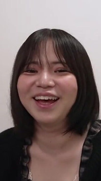 Face Reveal adorable free spirited amateur przybywa gotowy do sekretnej i ekscytującej przygody