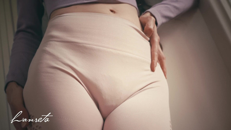 Lanreta: 내 패드를 보여주는 필사적 인 오줌 사고