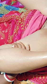 Kayınpeder ve üvey oğlunun karısı anal sikişiyor ve ağzına boşalıyor