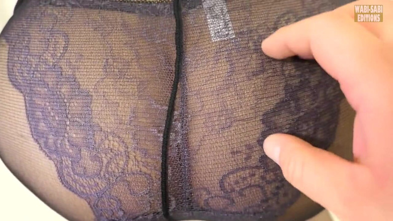 Wabi-Sabi Editions: Salonul întunecat. Ran Falls Into the Capcana plăcerii interzise fără sfârșit....