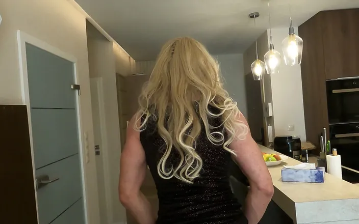 Trixy Sissy Babe: Trixy Dancing at Home.....