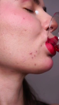 Seducție cu ruj roșu