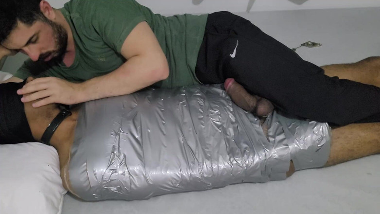 Rope Hunter: Jugando con chico momificado y jugando con la boca