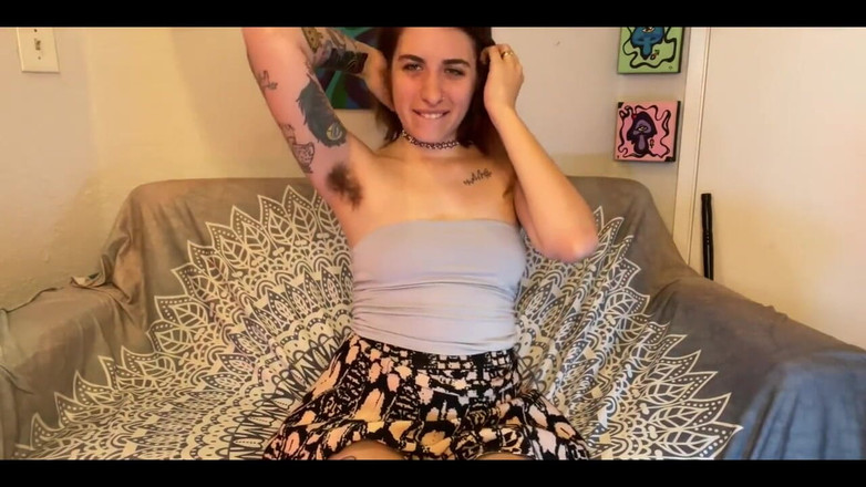 Pearlsage: Step-sis Wants Trans Little Step-sis's Worship