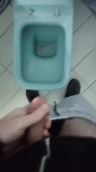 Pissing Video