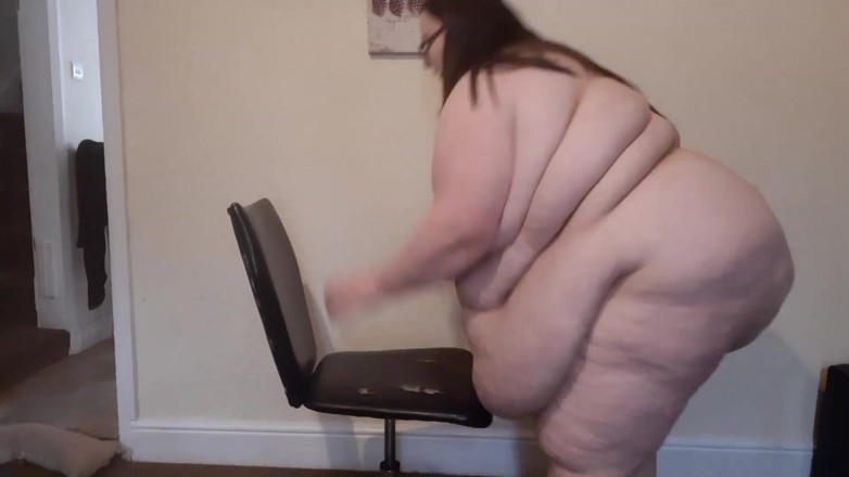 SSBBWLadyBrads: SSBBW devi banaam ophis cheyar - moti chait