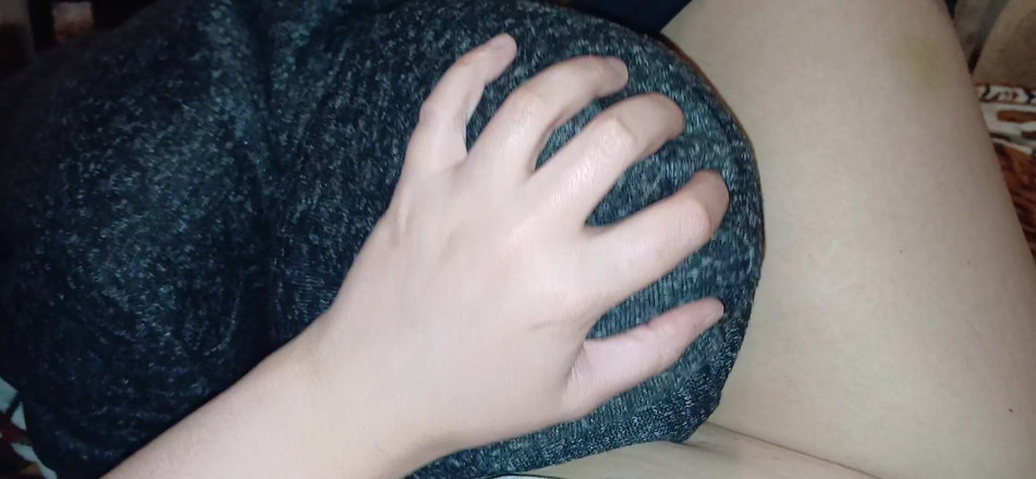 Lesbian-illusion: 두 여친의 침대에서 빠른 섹스