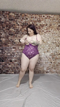 란제리를 입어보는 중